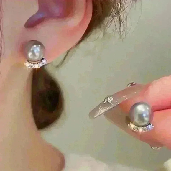 Grey Natural Pearl & Crystal Stud Earrings - Picture 2 of 4